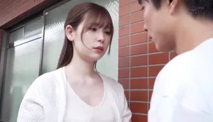 Chồng yêu tẻ nhạt, vợ yêu nhận ra cậu thanh niên hàng xóm tốt hơn