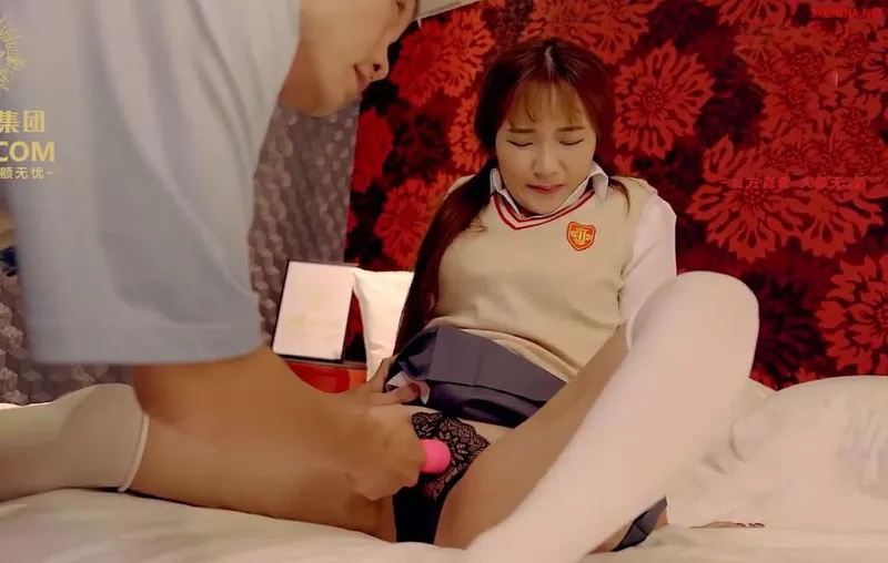 Nữ nhi dùng thân trả nợ cho bố vay tiền bọn xã hội đen